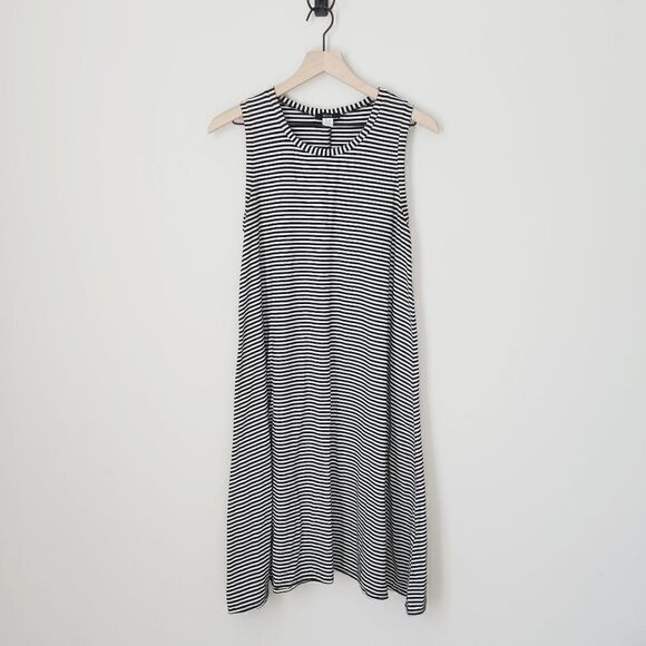 BDG Dresses & Skirts - Urban Outfitters BDG Striped Swing Dress in Black & White Size Medium